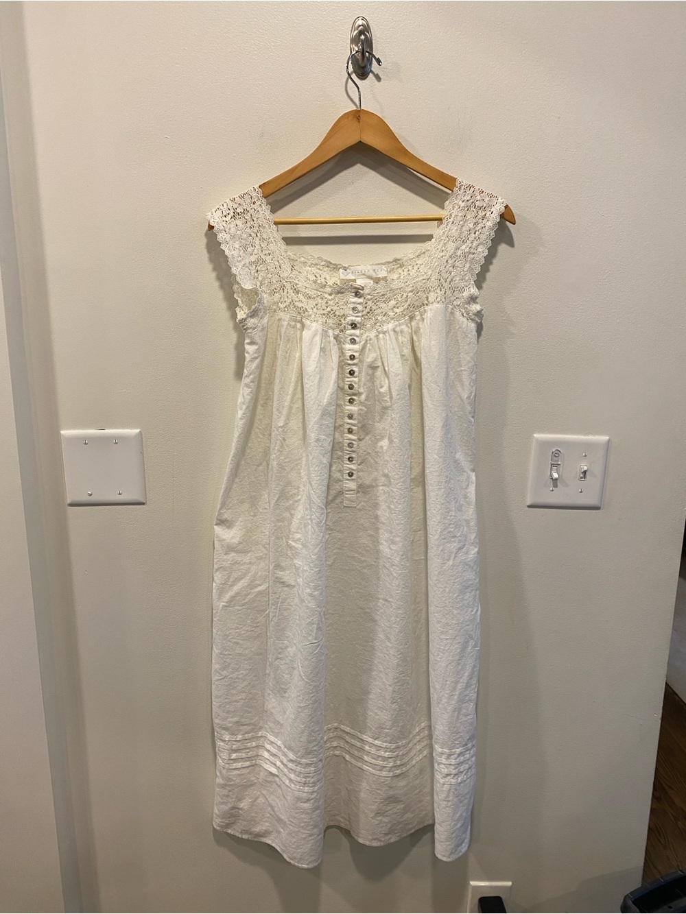 Eileen West Lace Trim midi nightgown 100% cotton sz XS cottage prairie Victorian